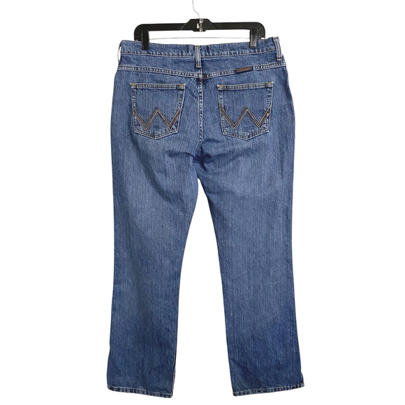 Wrangler Cash Denim Jeans Womens Size 11 / 12 Boot Cut Medium Blue Wash Cotton - Picture 1 of 9